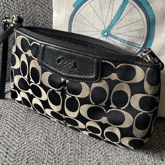 Coach Black Canvas Tan C Signature Leather Trim Wristlet Wallet. - Picture 11 of 16